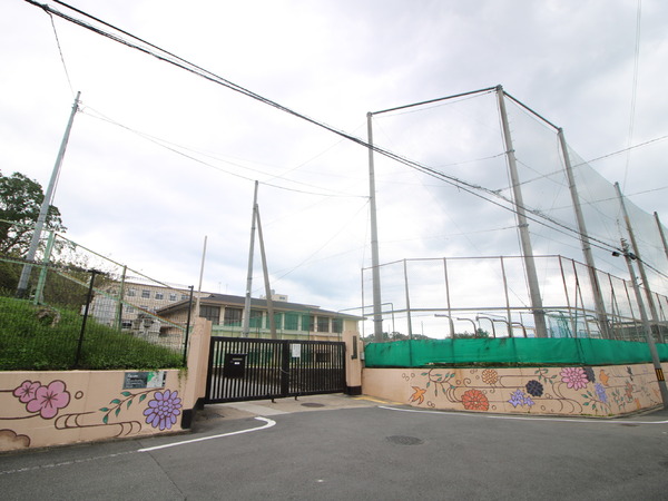 京都市北区衣笠街道町の中古一戸建て(京都市立衣笠中学校)