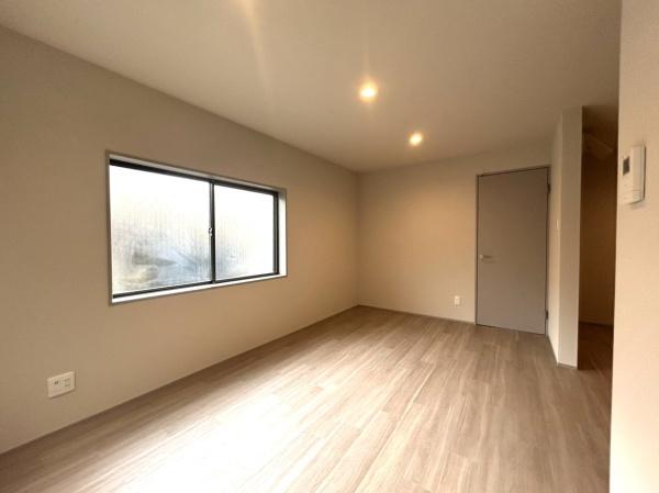 京都市西京区山田久田町の中古一戸建て(リビング)