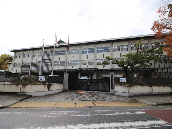 亀岡市追分町馬場通の土地(亀岡市立亀岡小学校)