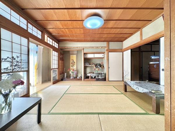 八幡市岩田岩ノ前の中古一戸建て