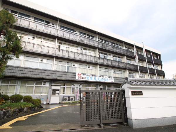 亀岡市追分町馬場通の土地(亀岡市立亀岡中学校)
