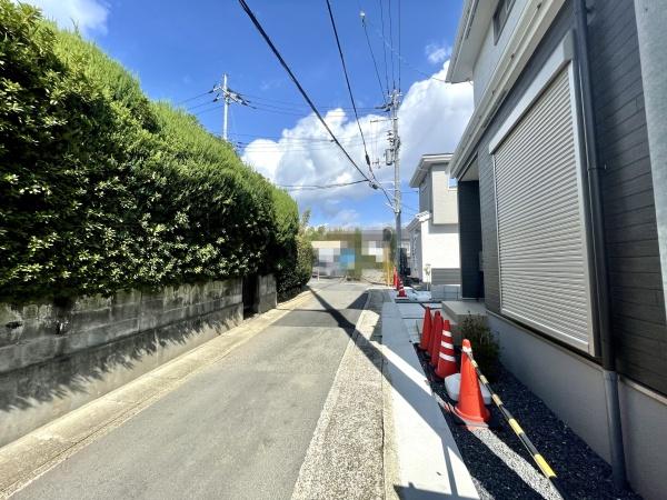 京都市北区大宮薬師山東町の新築一戸建(前面道路含む現地写真)