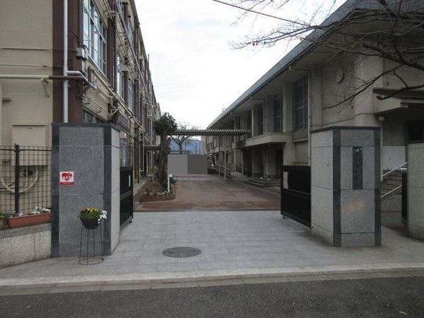 京都市北区紫竹下芝本町の中古一戸建て(京都市立加茂川中学校)