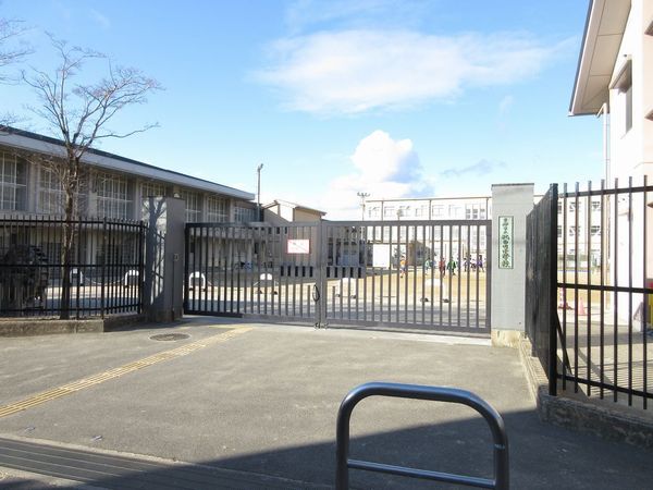 京都市左京区吉田神楽岡町の土地(京都市立北白川小学校)