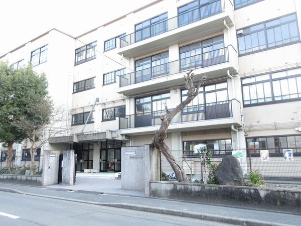 京都市左京区吉田神楽岡町の土地(京都市立近衛中学校)