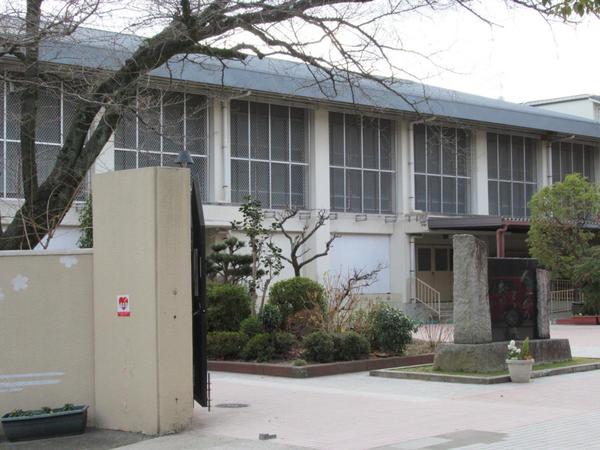 京都市北区紫野東御所田町の土地(京都市立嘉楽中学校)