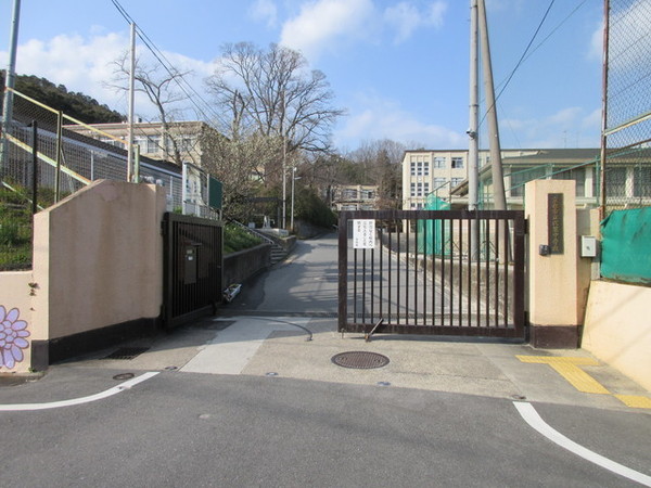京都市北区衣笠北天神森町の新築一戸建(京都市立衣笠中学校)