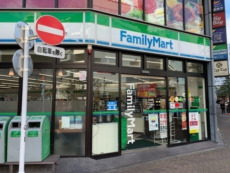 セーナ大森山王(ファミリーマート小浦大森駅東店)