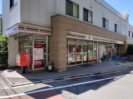 ライオンズマンション新高円寺(ファミリーマート杉並堀ノ内三丁目店)