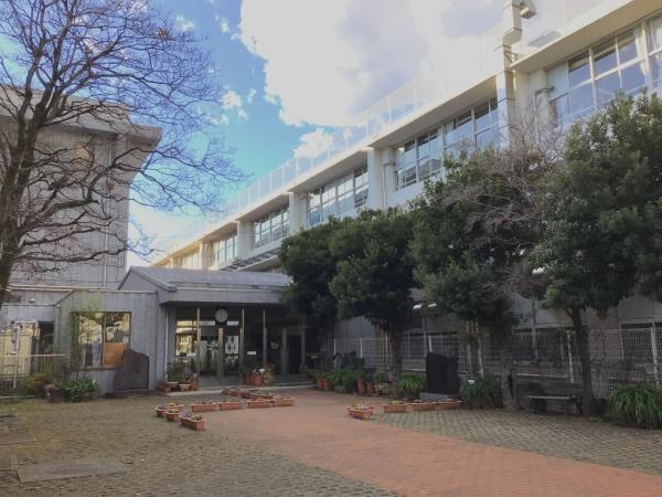 世田谷区奥沢１丁目の新築一戸建(世田谷区立奥沢中学校)