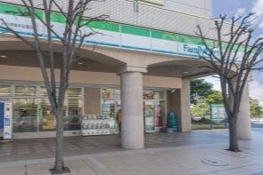 ブリリアタワー有明ミッドクロス(ファミリーマートお台場海浜公園店)