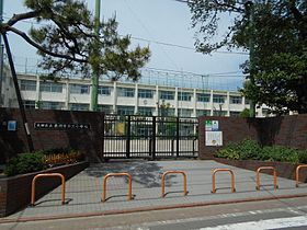 東急ドエルアルス鵜の木イーストコート(大田区立東調布第三小学校)