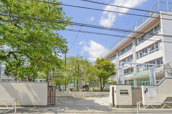 ディアナコート八雲桜樹(目黒区立東根小学校)