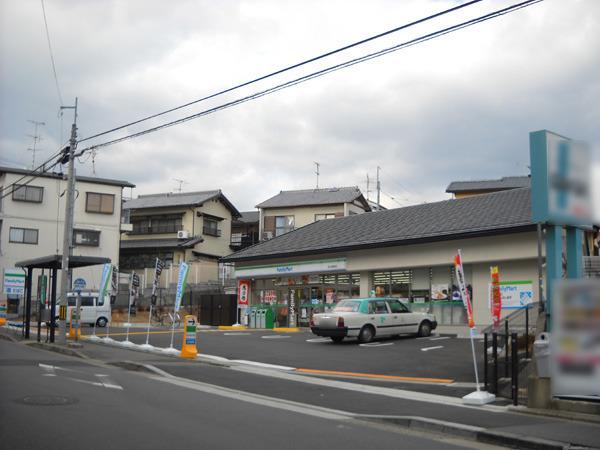 京都市北区等持院西町の土地(ファミリーマート妙心寺駅前店)