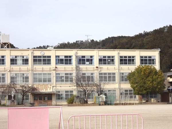 京都市北区上賀茂荒草町の土地(京都市立上賀茂小学校)