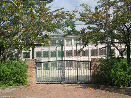 京都市上京区寺町通今出川上る2丁目鶴山町の土地(京都市立上京中学校)