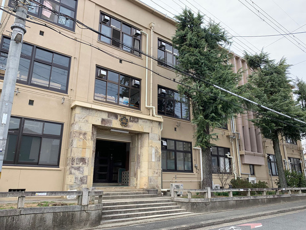 京都市上京区寺町通今出川上る2丁目鶴山町の土地(京都市立京極小学校)