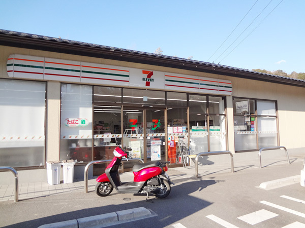 京都市北区上賀茂前田町の土地(セブンイレブン京都産業大学前店)