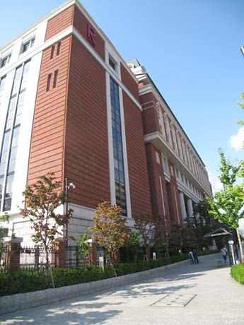 京都市上京区日暮通丸太町下る四町目の中古一戸建て(私立立命館大学朱雀キャンパス中川会館)