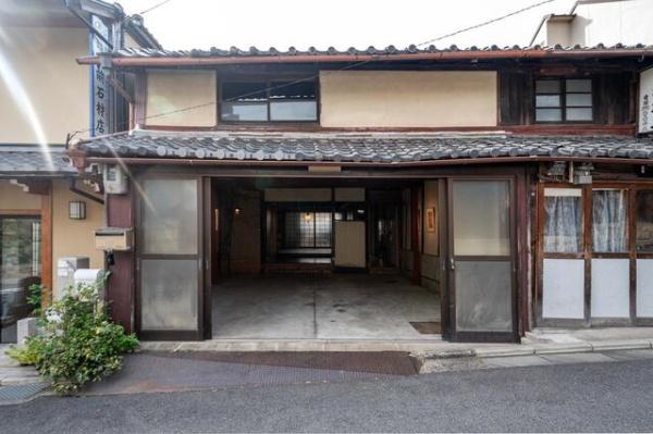 京都市左京区岡崎東福ノ川町の中古テラスハウス