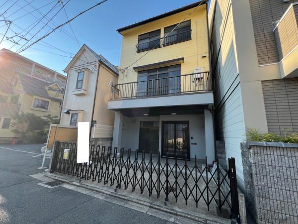 京都市上京区下長者町通智恵光院東入西辰巳町の中古一戸建