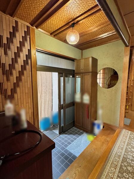 京都市北区大宮玄琢北町の中古一戸建て(玄関)