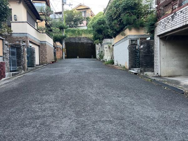 京都市北区大宮玄琢北町の中古一戸建て(前面道路含む現地写真)