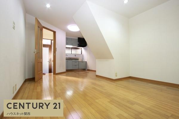 京都市右京区西京極堤下町の中古テラスハウス