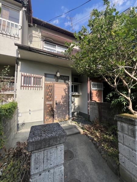 京都市左京区修学院登リ内町の中古テラスハウス