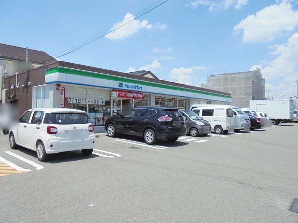京都市東山区福稲高原町の中古一戸建て(ファミリーマート師団街道深草店)