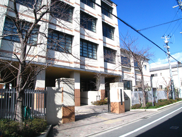 メガロコープ西陣(京都市立乾隆小学校)