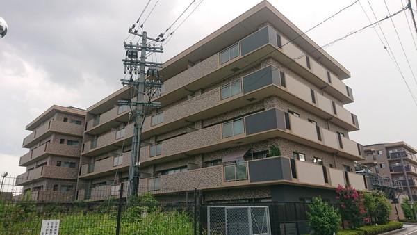 パデシオン桃山南口駅前
