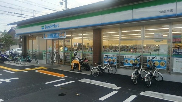 京都市下京区突抜２丁目の中古一戸建て(ファミリーマート七条壬生店)