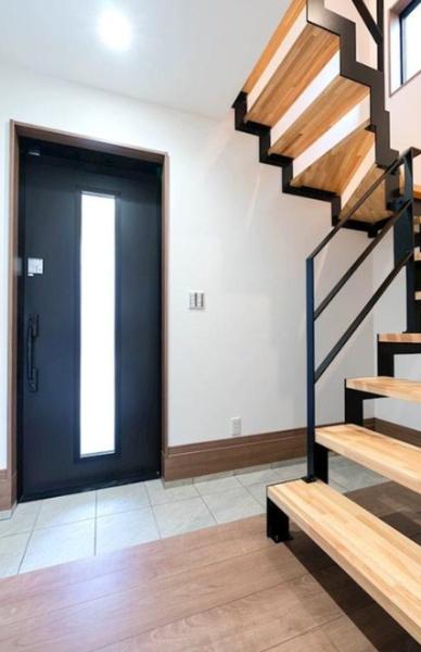 大津市大江5丁目の中古一戸建て(玄関)