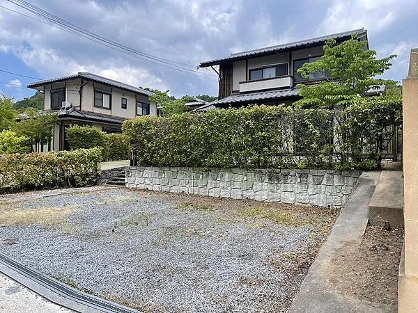京都市右京区嵯峨鳥居本北代町の中古一戸建て(駐車場)