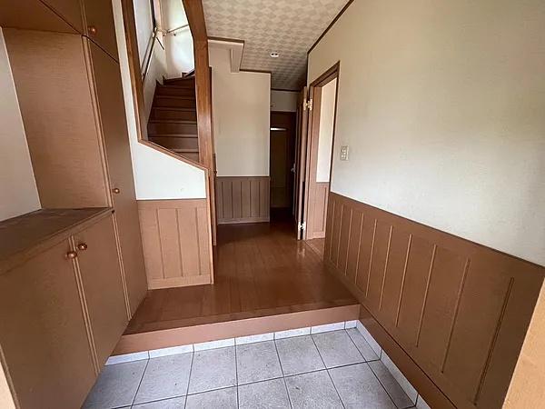 京都市右京区嵯峨鳥居本北代町の中古一戸建て(玄関)