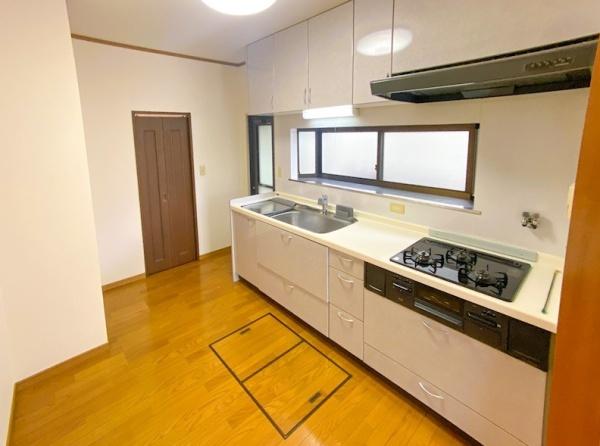 大津市本宮2丁目の中古一戸建て(キッチン)