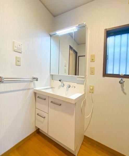 大津市本宮2丁目の中古一戸建て(洗面台・洗面所)