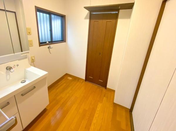 大津市本宮2丁目の中古一戸建て(洗面台・洗面所)