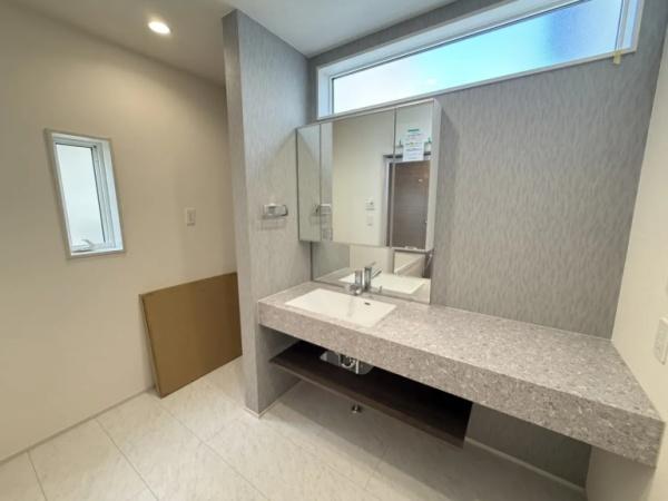 大津市坂本7丁目の新築一戸建(洗面台・洗面所)