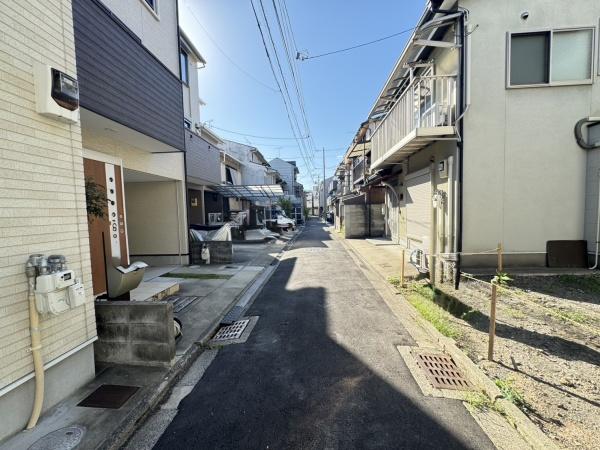 京都市右京区花園伊町の新築一戸建(前面道路含む現地写真)