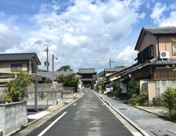 京都市右京区嵯峨釈迦堂門前南中院町の中古一戸建て