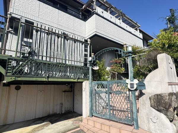 京都市西京区御陵峰ケ堂町３丁目の中古一戸建て