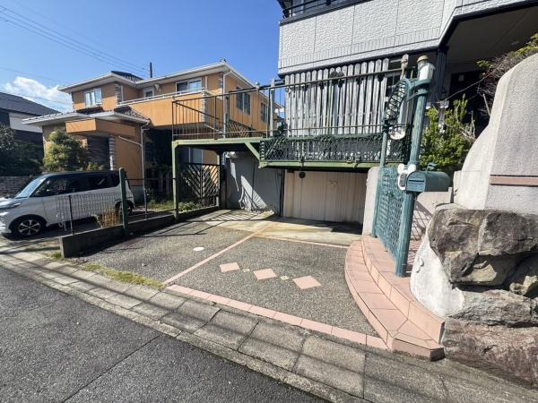 京都市西京区御陵峰ケ堂町３丁目の中古一戸建て