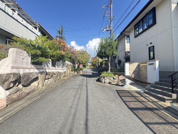 京都市西京区御陵峰ケ堂町３丁目の中古一戸建て