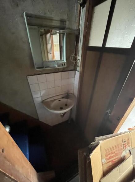 京都市右京区西院久田町の中古一戸建て(洗面台・洗面所)