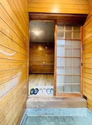 京都市伏見区向島本丸町の中古一戸建て(玄関)