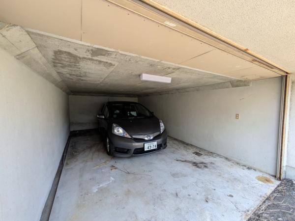 大津市花園町の中古一戸建て(駐車場)
