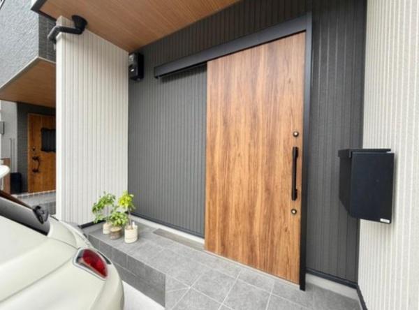 京都市山科区大宅御所田町の中古一戸建て(玄関)