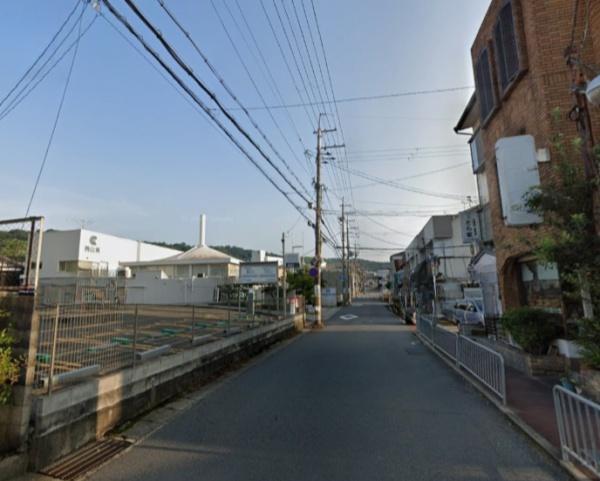 京都市山科区川田菱尾田の中古一戸建て(前面道路含む現地写真)